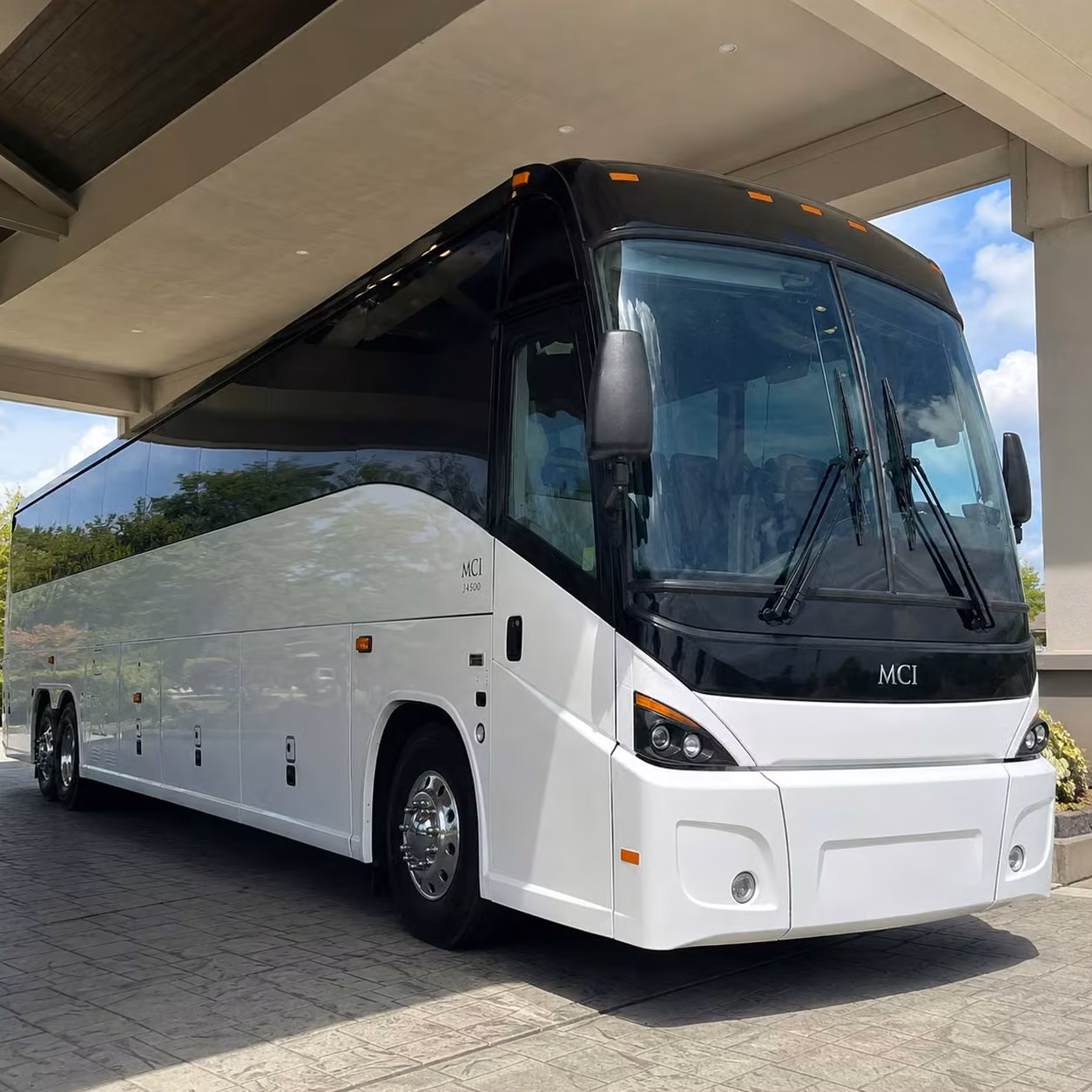 charter buses and minibuses for norfolk tides and harbor park game days