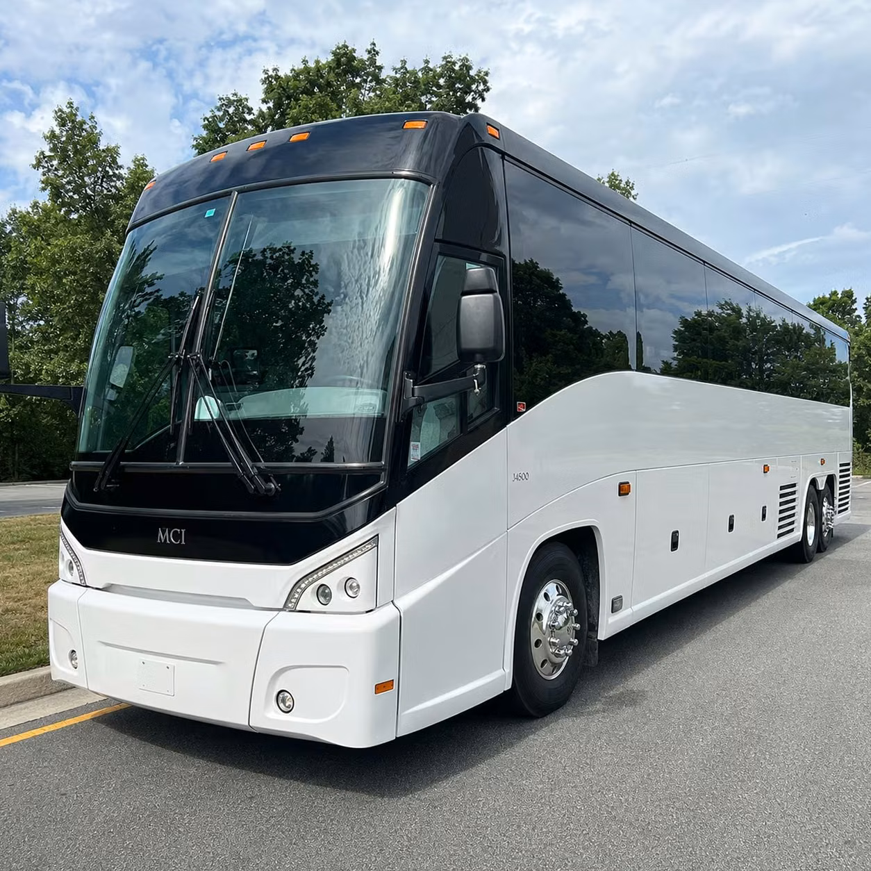 portsmouth school groups and universities can book long distance field trip buses easily